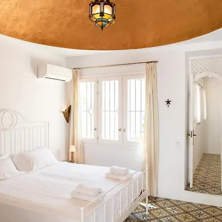 Villa 8Br, Sea Views, Walk To The Beach, Pool * Santa Eularia des Riu