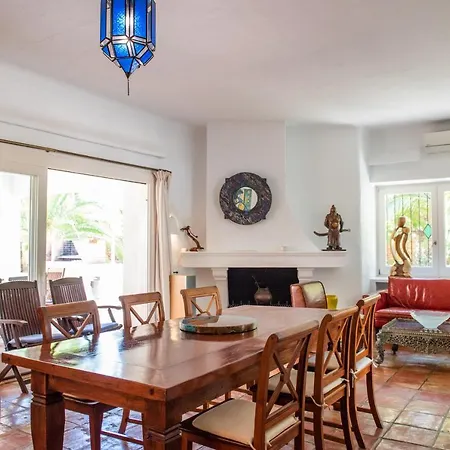 Villa Villa 8Br, Sea Views, Walk To The Beach, Pool