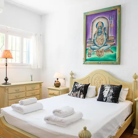 Villa 8Br, Sea Views, Walk To The Beach, Pool Villa