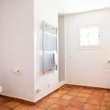 Villa Villa 8Br, Sea Views, Walk To The Beach, Pool