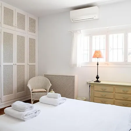 Villa Villa 8Br, Sea Views, Walk To The Beach, Pool