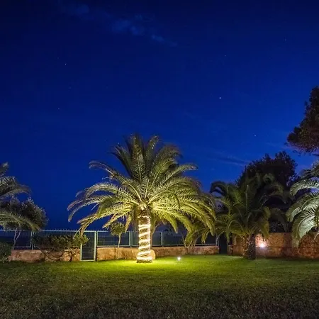 Villa 8Br, Sea Views, Walk To The Beach, Pool